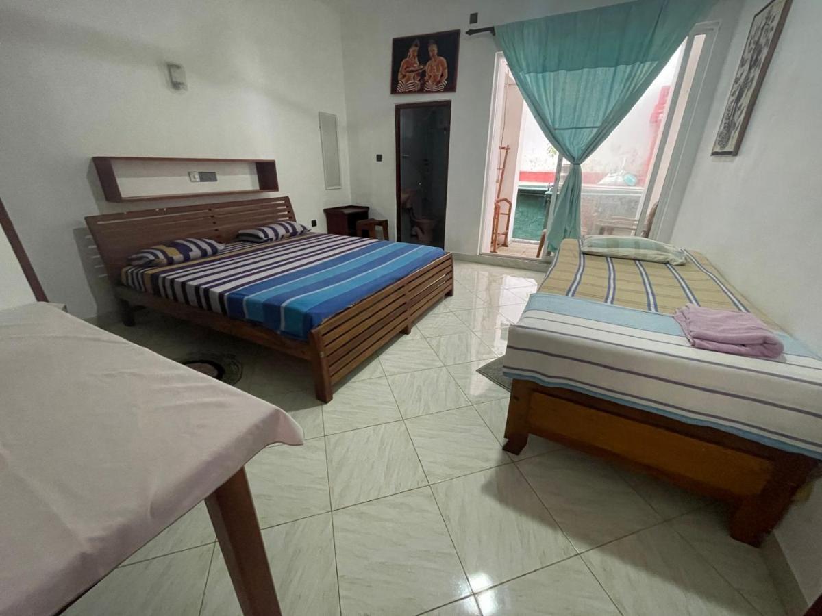 Happy Tuna Guesthouse Hikkaduwa Dış mekan fotoğraf
