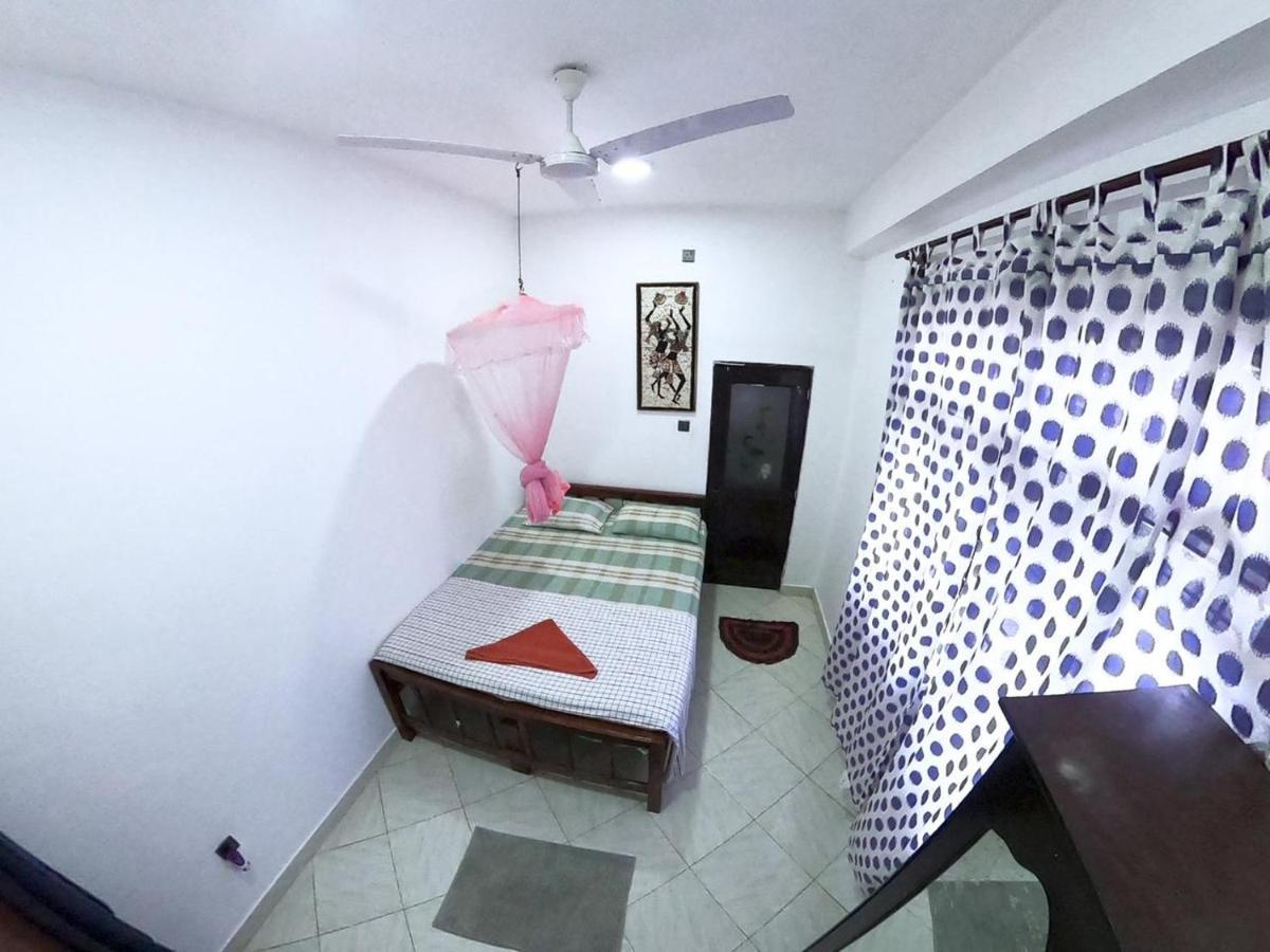 Happy Tuna Guesthouse Hikkaduwa Dış mekan fotoğraf