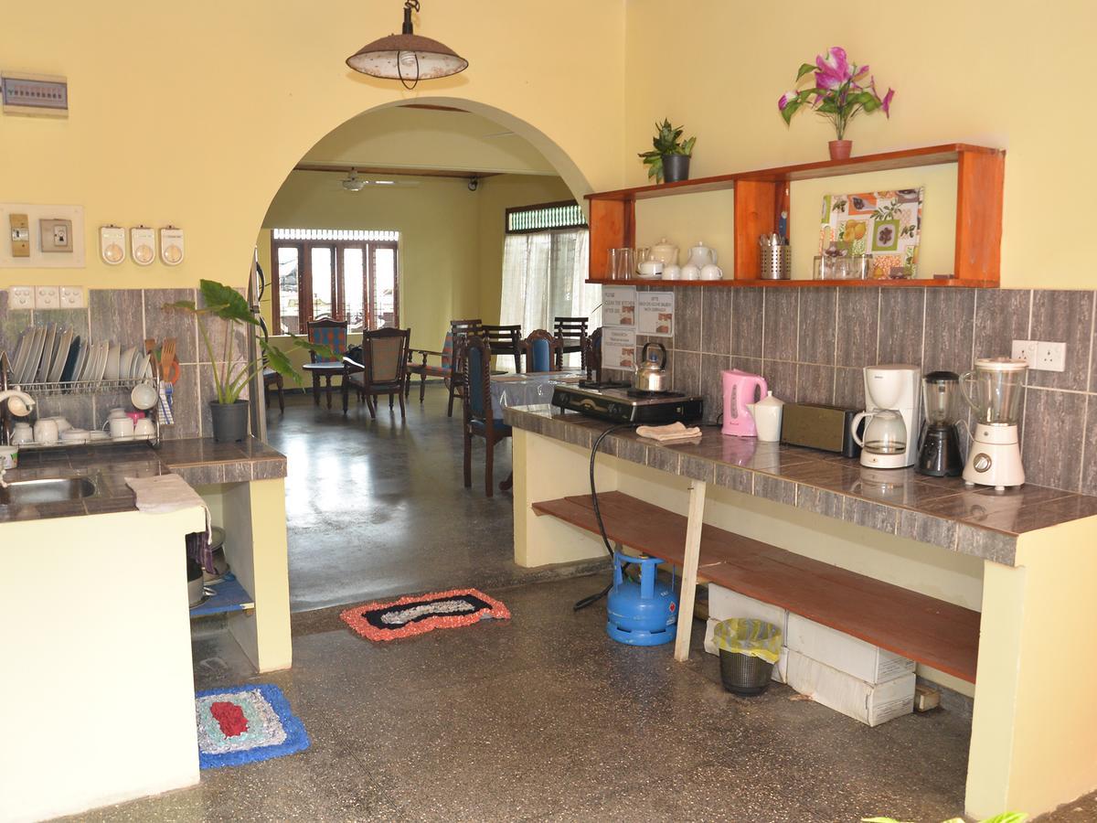 Happy Tuna Guesthouse Hikkaduwa Dış mekan fotoğraf