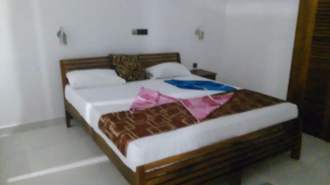 Happy Tuna Guesthouse Hikkaduwa Dış mekan fotoğraf